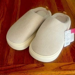 Cloudies Slippers NWT